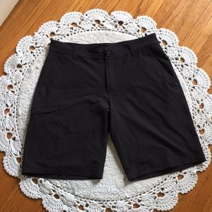 Columbia Omni shield black shorts size 34